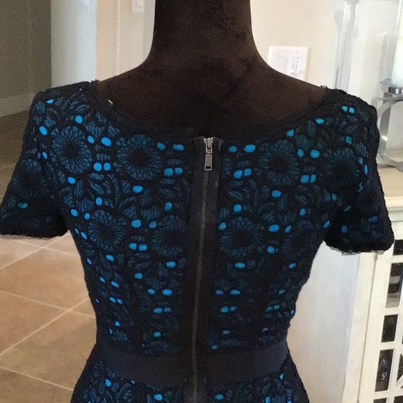 Elie Tahari fit and flare back zip dress, black over aqua, size 2 - Picture 8 of 13